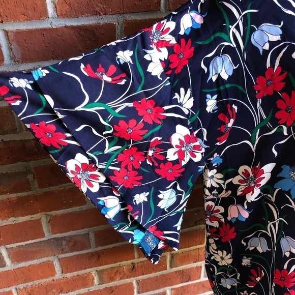Bobeau Flutter Sleeve Floral Print Top - Size L - Picture 4 of 11